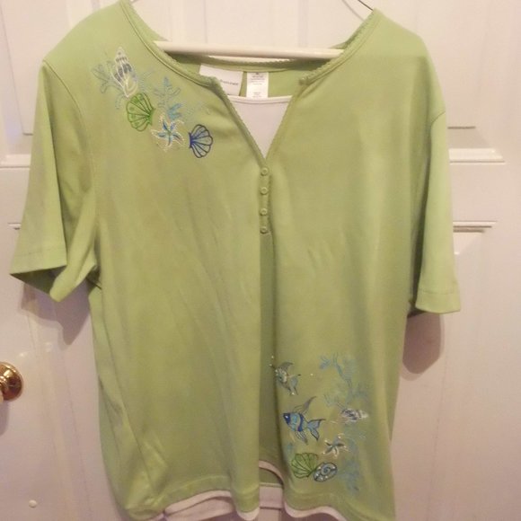 Green shirt with under water print, sea print, with shoulder pads, XL, T-shirt - Picture 1 of 1